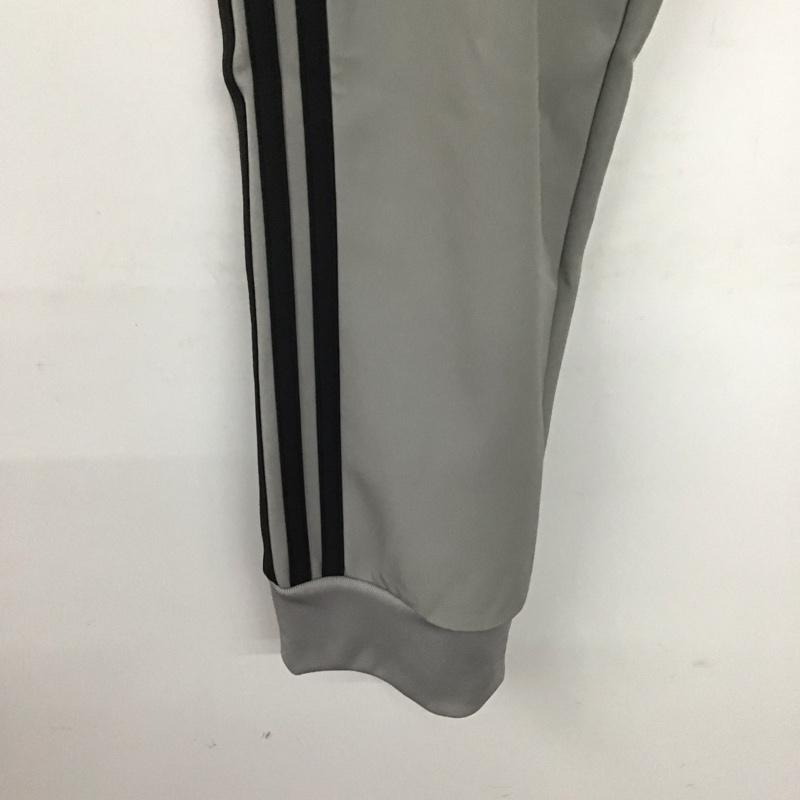アディダス adidas パンツ ワークパンツ、ペインターパンツ ジャージパンツ ワイドパンツ カジュアルパンツ XL ロゴ、文字 灰 / グレー / メンズ USED 古着 中古 10132604
