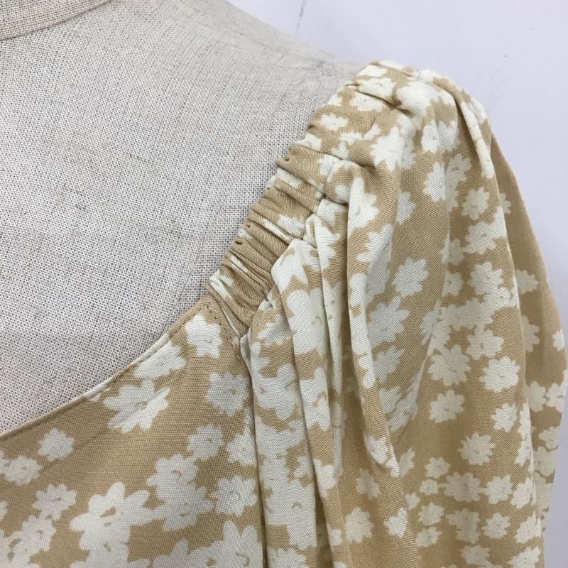 マウジー MOUSSY シャツ、ブラウス 半袖 010cse30-1590 2WAYFLOWERPRINTTOP 前開きシャツ FREE プリント ベージュ / ベージュ / レディース USED 古着 中古 10116422