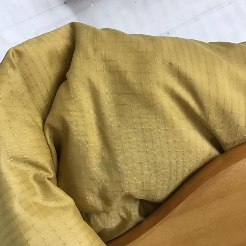 エーグル AIGLE ベスト ベスト ジップアップベスト ダウンベスト ノースリーブ M ロゴ、文字 マスタード / マスタード / メンズ USED 古着 中古 10139636