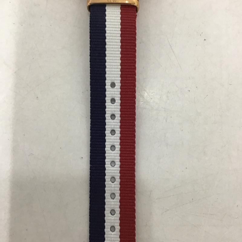ダニエルウェリントン Daniel Wellington 腕時計 アナログ(クォーツ式) Classic Cambridge 箱有 ロゴ、文字 白 / ホワイト / X 紺 / ネイビー / X 赤 / レッド / レディース USED 古着 中古 10134452