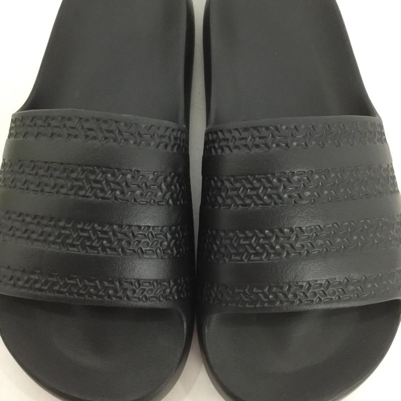 アディダス adidas サンダル サンダル 7UK ロゴ、文字 黒 / ブラック / メンズ USED 古着 中古 10139961