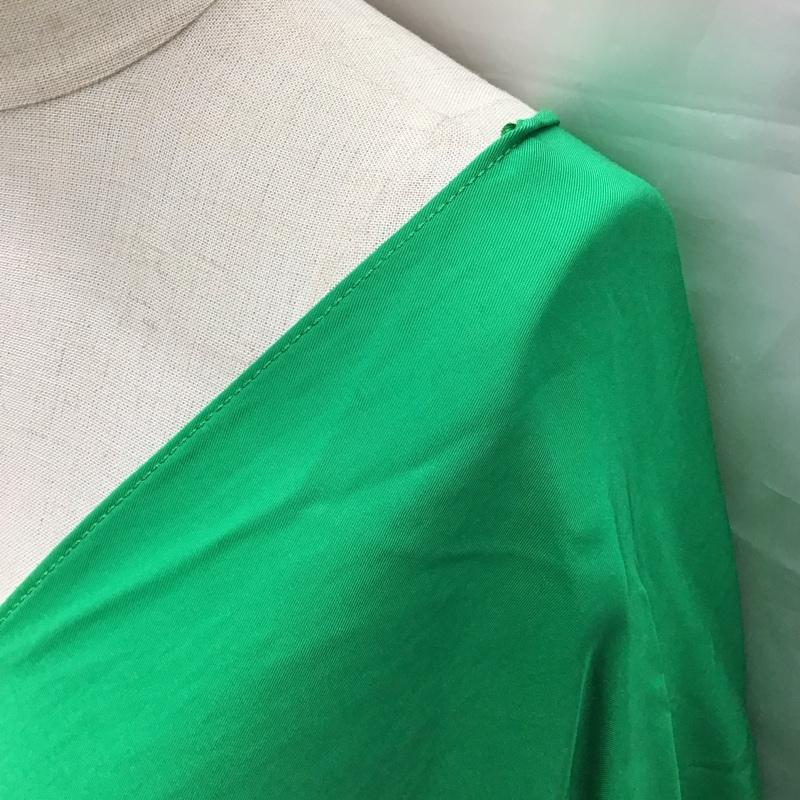 ザラ ZARA シャツ、ブラウス 長袖 長袖シャツ Vネックシャツ ドルマン M 無地 緑 / グリーン / レディース USED 古着 中古 10117984