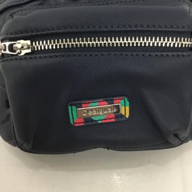 デシグアル Desigual ウエストバッグ ウエストバッグ 型押し ロゴ、文字 紺 / ネイビー / レディース USED 古着 中古 10130792