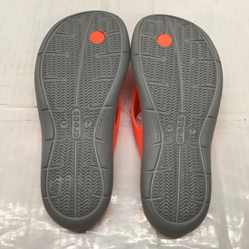 クロックス crocs サンダル サンダル 204974-6pk Swiftwater Flips 23cm 23.0cm 無地 灰 / グレー / X 橙 / オレンジ / レディース USED 古着 中古 10120437