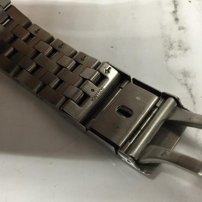 シチズン CITIZEN 腕時計 アナログ(クォーツ式) H820-T021701 電波ソーラー ECO DRIVE 箱有 ロゴ、文字 銀 / シルバー / X 白 / ホワイト / X 金 / ゴールド / メンズ USED 古着 中古 10106407