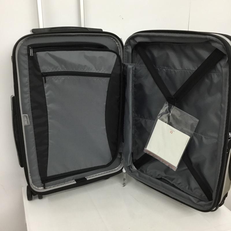 デルセー DELSEY スーツケース、トランク スーツケース、トランク 00 2073801 機内持ち込み 無地 銀 / シルバー / メンズ USED 古着 中古 10125127
