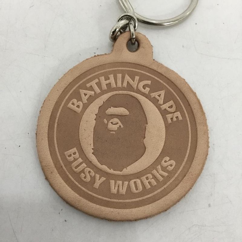 アベイシングエイプ A BATHING APE キーホルダー キーホルダー レザー ロゴ、文字 茶 / ブラウン / メンズ USED 古着 中古 10139084