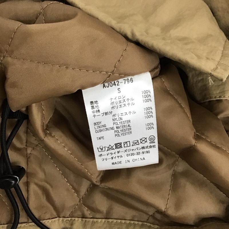 ルーカ RVCA ジャケット、上着 ジャケット、ブレザー aj042-796 ナイロンジャケット アウター カジュアルジャケット S ロゴ、文字 ベージュ / ベージュ / beige メンズ USED 古着 中古 10107995