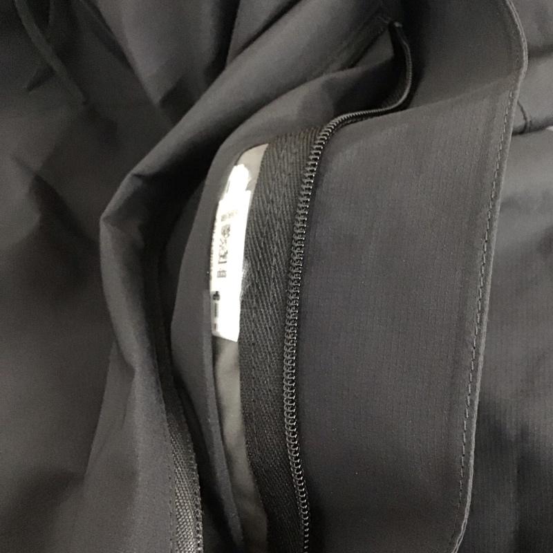 アディダス adidas ジャケット、上着 ジャケット、ブレザー dh2275 NMDKRKGTXゴアテックスジャケット ジップアップジャケット ロゴ、文字 黒 / ブラック / メンズ USED 古着 中古 10127669