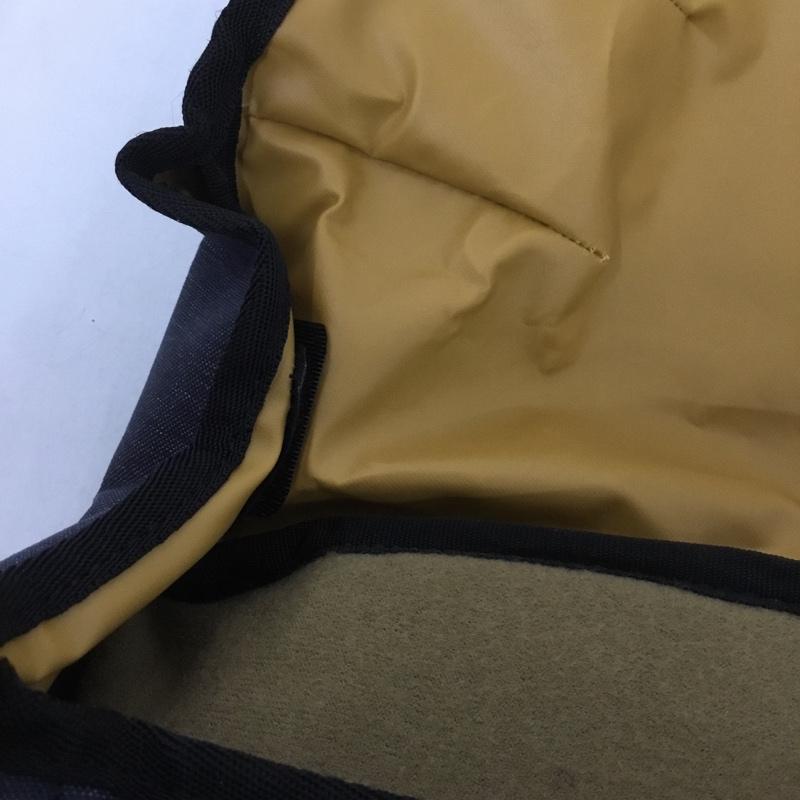 エディーバウアー Eddie Bauer メッセンジャーバッグ メッセンジャーバッグ ショルダーバッグ ONE SIZE ロゴ、文字 紺 / ネイビー / メンズ USED 古着 中古 10142846