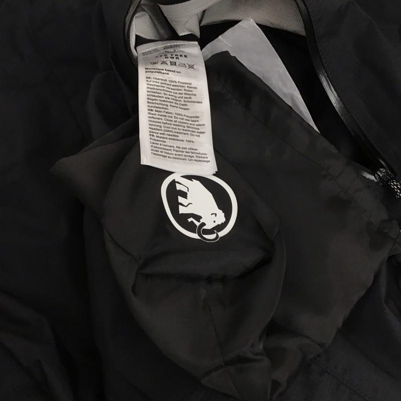 マムート Mammut ジャケット、上着 ジャンパー、ブルゾン ジップアップジャケット ナイロンジャケット アウター L ロゴ、文字 黒 / ブラック / black メンズ USED 古着 中古 10151802