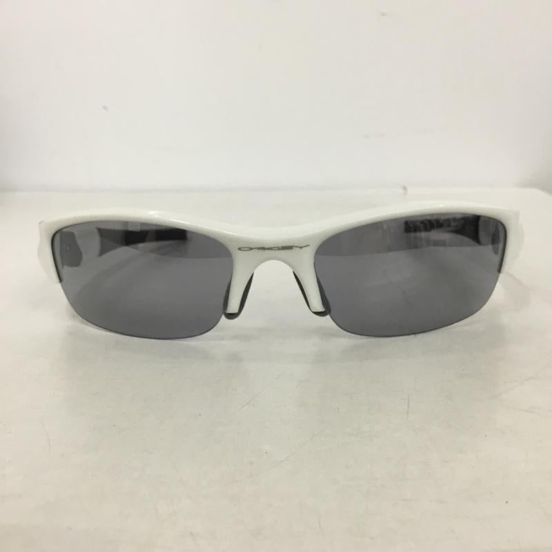 オークリー OAKLEY めがね・サングラス サングラス 03-882J FLAK JACKET ケース付き ロゴ、文字 白 / ホワイト / white X 灰 / グレー / gray メンズ USED 古着 中古 10161013