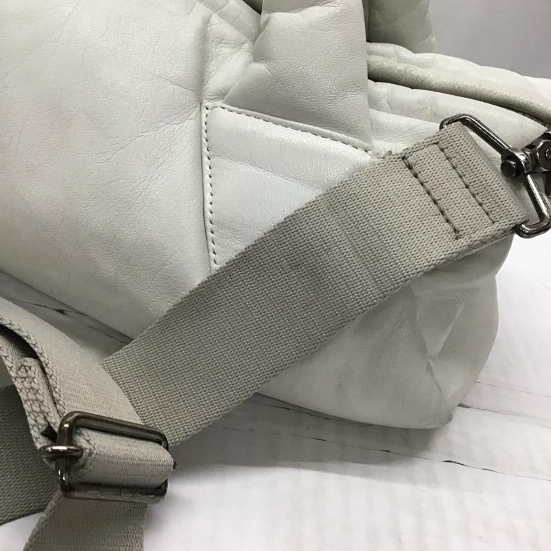 ヴィヴィアンウエストウッド Vivienne Westwood ショルダーバッグ ショルダーバッグ パンチング 白 / ホワイト / レディース USED 古着 中古 10118880