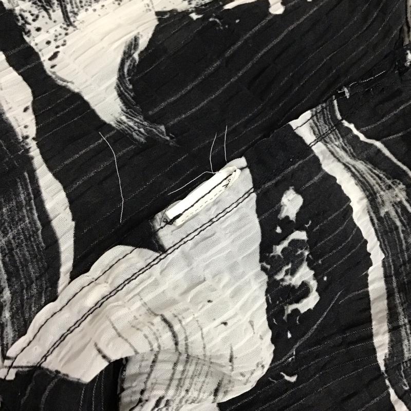 ザラ ZARA シャツ、ブラウス 半袖 半袖シャツ 総柄シャツ XL プリント 白 / ホワイト / X 黒 / ブラック / メンズ USED 古着 中古 10130660