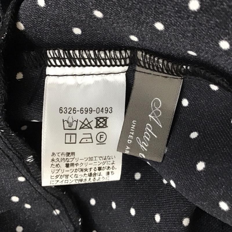 アデイインザライフ ユナイテッドアローズ A day in the life UNITED ARROWS ワンピース ロングスカート 6326-699-0493 プリーツ スキッパーシャツワンピース FREE ドット 紺 / ネイビー / X 白 / ホワイト / レディース USED 古着 中古 10114423