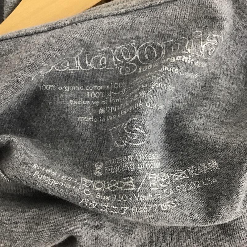 パタゴニア patagonia Tシャツ 半袖 半袖カットソー プリントTシャツ クルーネックカットソー XS ロゴ、文字 灰 / グレー / メンズ USED 古着 中古 10136853