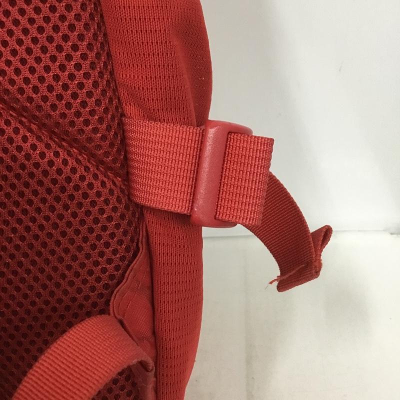 シュプリーム Supreme リュックサック、デイパック リュックサック、デイバッグ 18AW Backpack ロゴ、文字 赤 / レッド / メンズ USED 古着 中古 10137346