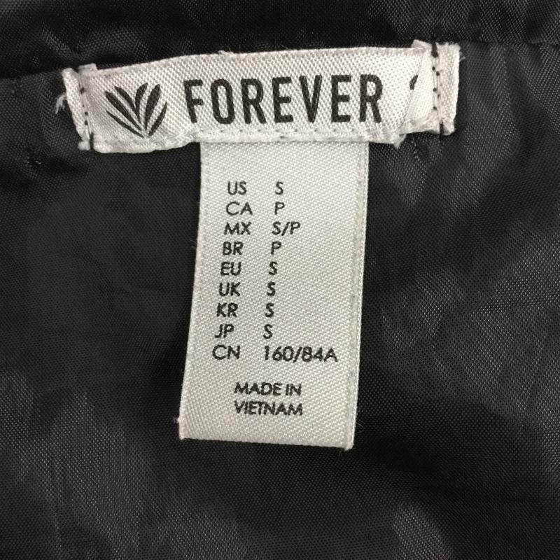 フォーエバー21 FOREVER21 ジャケット、上着 ジャンパー、ブルゾン マウンテンパーカー S ロゴ、文字 黒 / ブラック / レディース USED 古着 中古 10110580