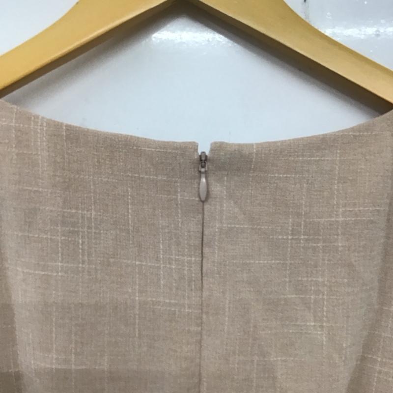 ロペピクニック ROPE PICNIC ワンピース ミニスカート ノースリーブワンピース ミニワンピース ウエスト切り替え Vネック 38 総柄 ベージュ / ベージュ / レディース USED 古着 中古 10136433