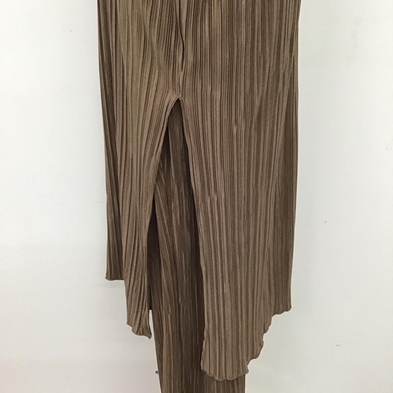 グリーンレーベルリラクシング green label relaxing セットアップ セットアップ 3626-699-2839 FFC ランダム プリーツ ワンピース パンツ ペアアップ 無地 茶 / ブラウン / レディース USED 古着 中古 10112146