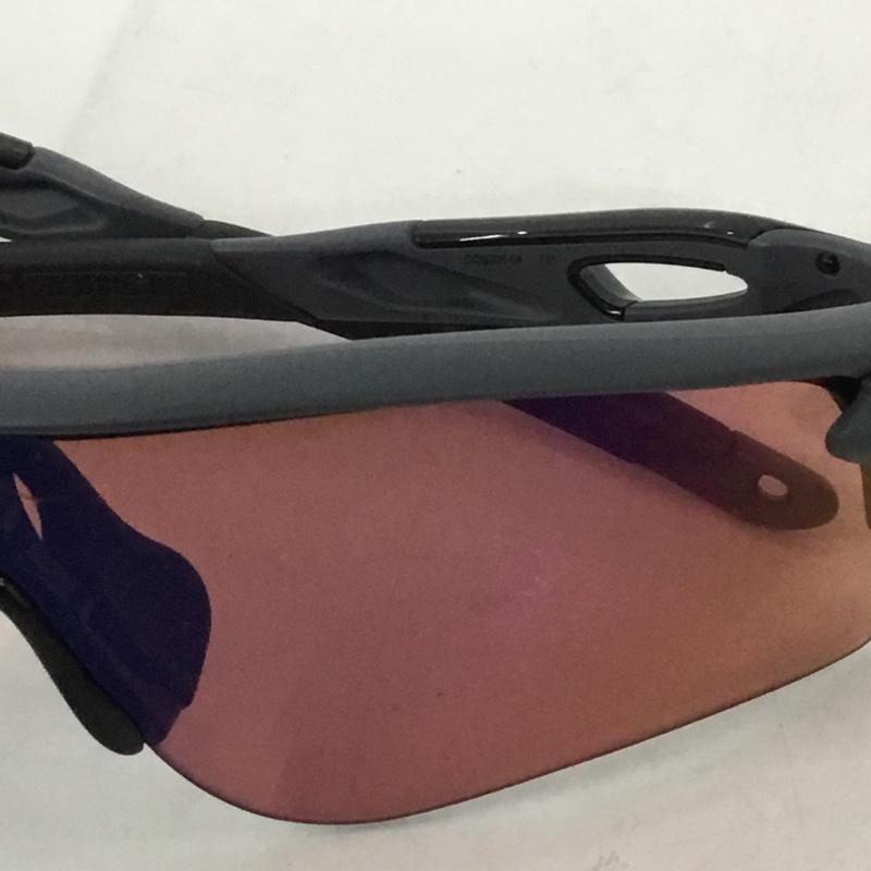 オークリー OAKLEY めがね・サングラス サングラス OO9206-04 RADARLOCK スポーツサングラス ロゴ、文字 灰 / グレー / X 黒 / ブラック / メンズ USED 古着 中古 10129378