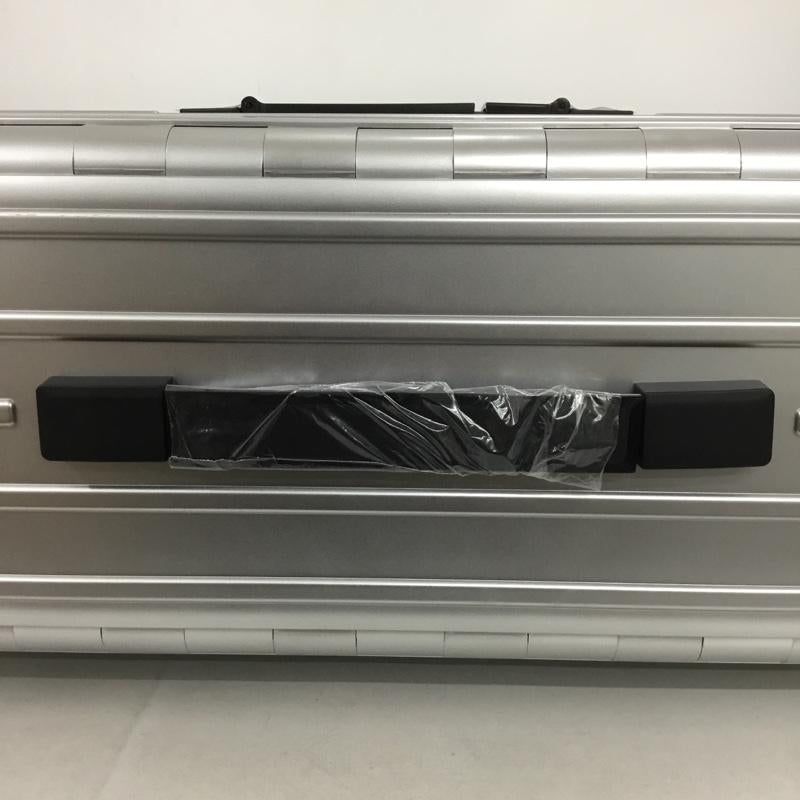アンドフラット &.FLAT スーツケース、トランク スーツケース、トランク FL14-4-00001 折りたたみ ハードキャリーバッグ キャリーケース 箱有 ロゴ、文字 銀 / シルバー / メンズ USED 古着 中古 10137514