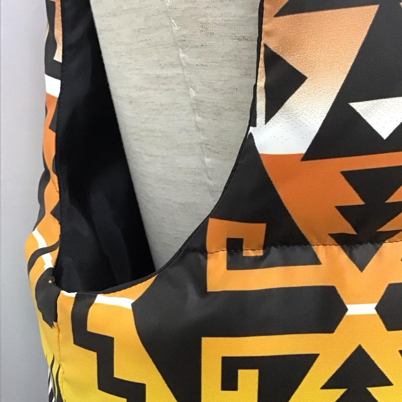 アベイシングエイプ A BATHING APE ベスト ベスト ジップアップベスト ダウンベスト ノースリーブカットソー XL 総柄 マルチカラー / マルチカラー / メンズ USED 古着 中古 10109782