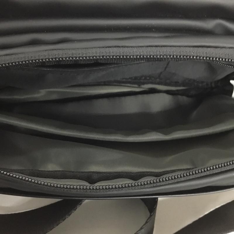 古着 USED ボディバッグ ボディバッグ チェストバッグ ショルダーバッグ ロゴ、文字 黒 / ブラック / メンズ USED 古着 中古 10130793