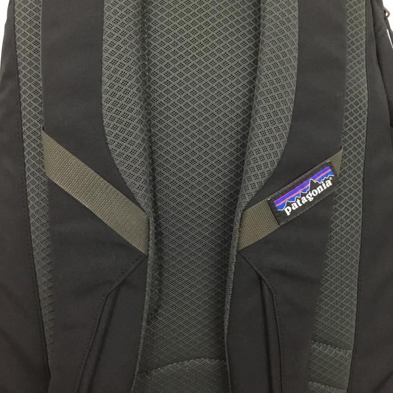 パタゴニア patagonia リュックサック、デイパック リュックサック、デイバッグ Refugio Pack 28L ロゴ、文字 黒 / ブラック / メンズ USED 古着 中古 10148755