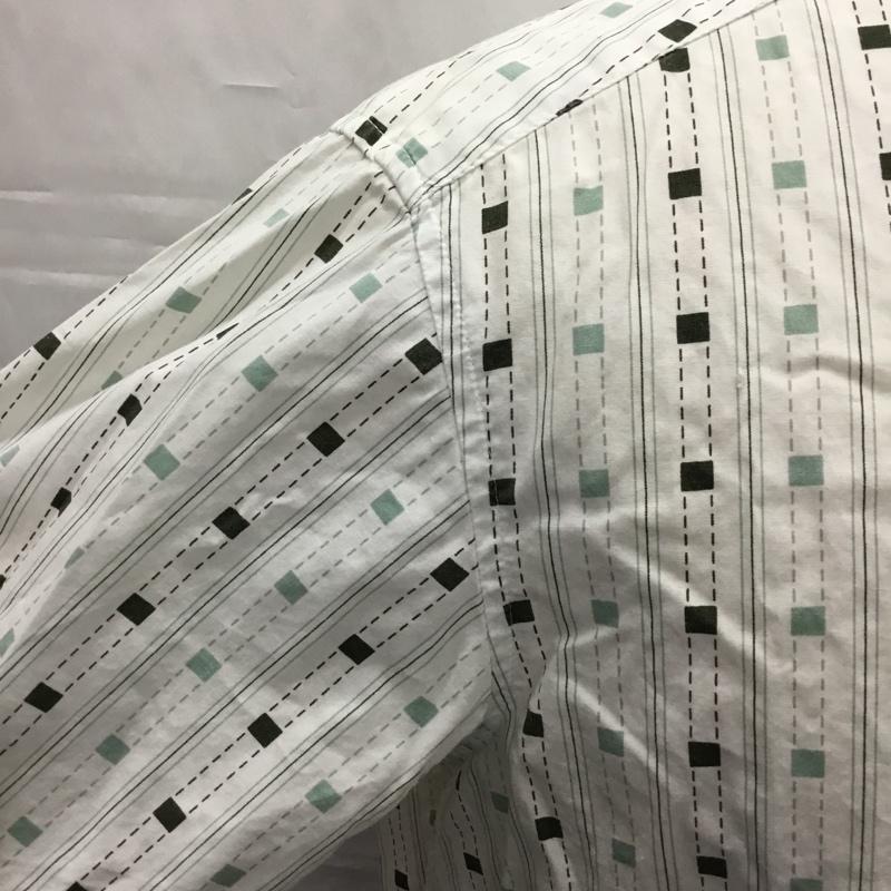 ステューシー STUSSY シャツ、ブラウス 半袖 半袖シャツ カラーシャツ 半袖カットソー プリントシャツ M 総柄 白 / ホワイト / X カーキ / カーキ / メンズ USED 古着 中古 10106404