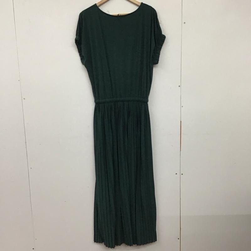 アパートバイローリーズ apart by lowrys ワンピース ロングスカート ロングワンピース ノースリーブロングワンピース プリーツスカート M 無地 緑 / グリーン / レディース USED 古着 中古 10137569