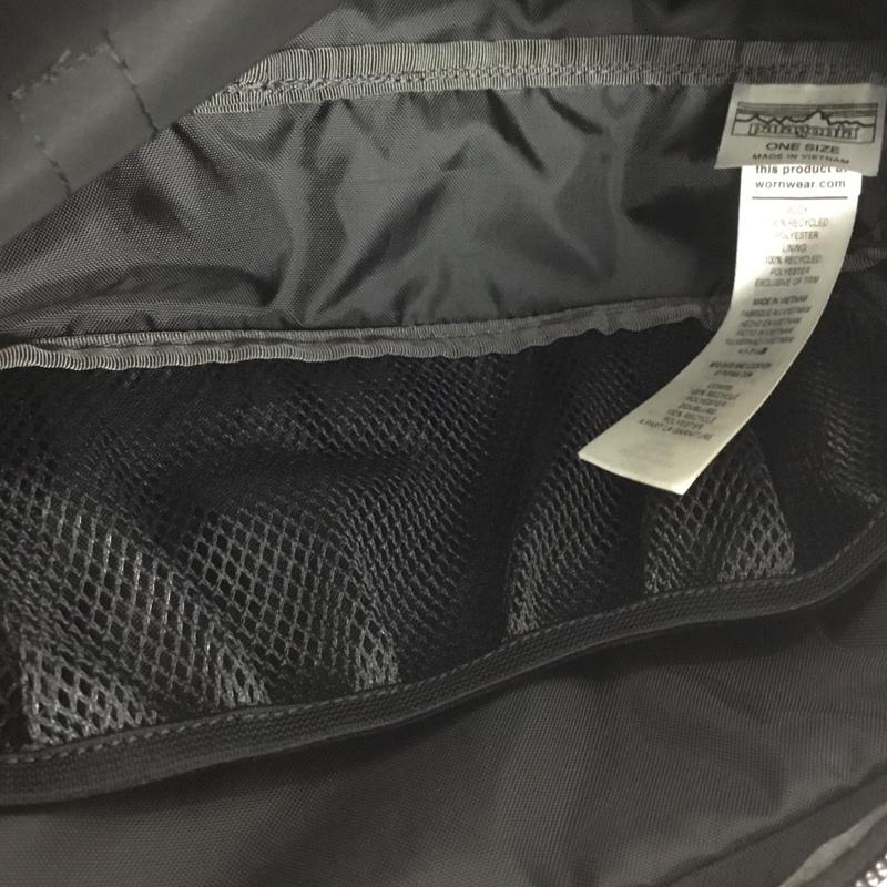 パタゴニア patagonia ポーチ ポーチ STY 49362 SP24 Black Hole Cube 3L ロゴ、文字 黒 / ブラック / メンズ USED 古着 中古 10138060