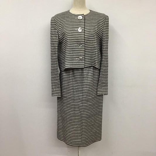ジバンシィ GIVENCHY セットアップ セットアップ ノーカラージャケット ロングスカート チェック 白 / ホワイト / X 黒 / ブラック /  レディース USED 古着 中古 10133432