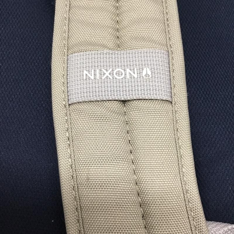 ニクソン NIXON リュックサック、デイパック リュックサック、デイバッグ C2187 SWAMIS BACKPACK ワンポイント ベージュ / ベージュ / X 紺 / ネイビー / メンズ USED 古着 中古 10113715