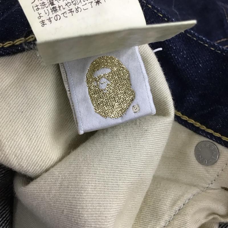 アベイシングエイプ A BATHING APE パンツ デニム、ジーンズ デニムパンツ ワイドパンツ カジュアルパンツ L ダメージ加工 インディゴ / インディゴ / メンズ USED 古着 中古 10132710