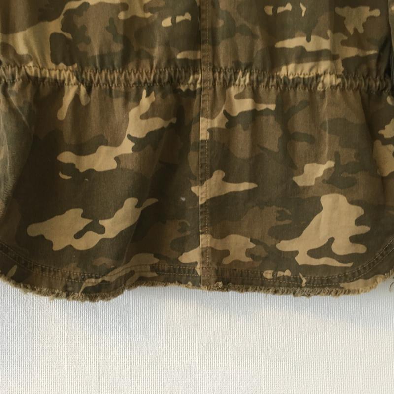 ベルシュカ Bershka ジャケット、上着 ジャケット、ブレザー M カモフラージュ柄・迷彩 X 総柄 X 刺繍 カーキ / カーキ / X ベージュ / ベージュ / レディース USED 古着 中古 10016330