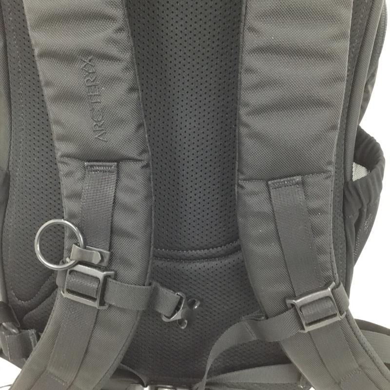 アークテリクス ARC TERYX リュックサック、デイパック リュックサック、デイバッグ MANTIS26 BACKPACK ロゴ、文字 黒 / ブラック / メンズ USED 古着 中古 10148452