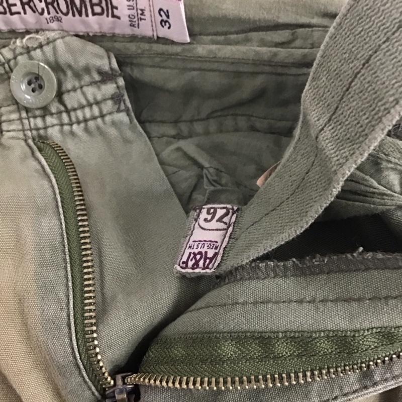 アバクロンビーアンドフィッチ ABERCROMBIE&FITCH パンツ ワークパンツ、ペインターパンツ ワイドパンツ カジュアルパンツ ワークパンツ カーゴパンツ 32インチ ダメージ加工 カーキ / カーキ / メンズ USED 古着 中古 10139183