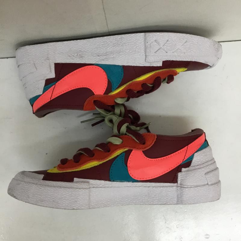ナイキ NIKE スニーカー スニーカー DM7901-600 KAWS sacai Nike Blazer Low 23.0cm ロゴ、文字 ボルドー / ボルドー / レディース USED 古着 中古 10133951