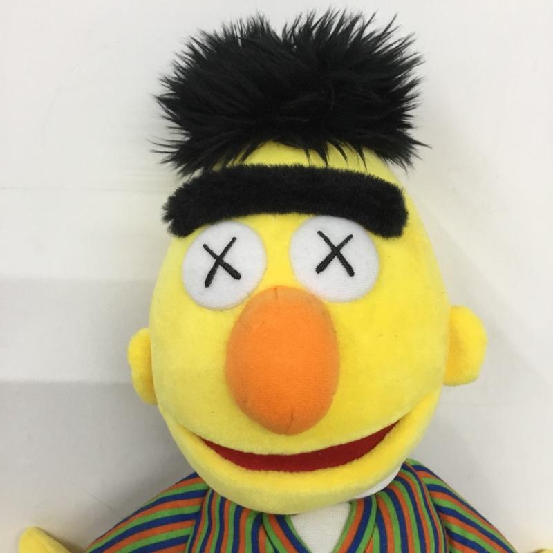 ユニクロ UNIQLO ファッション小物 ファッション小物 361-414922 KAWS x SESAME STREET ぬいぐるみ タグ付き バート キャラクター マルチカラー / マルチカラー / メンズ USED 古着 中古 10131797