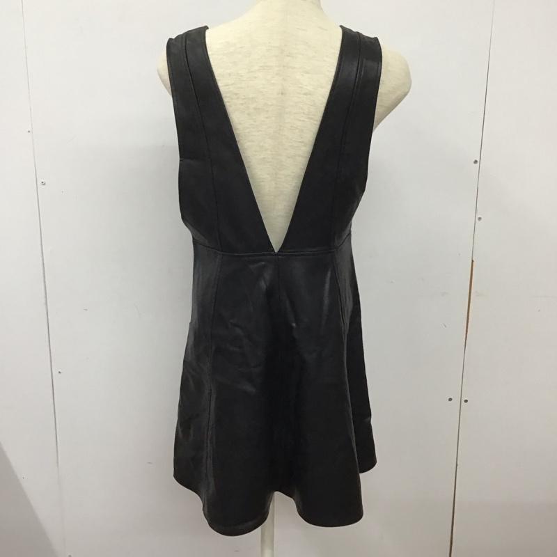 ザラ ZARA ベスト ベスト ベスト ノースリーブカットソー 前ボタン フェイクレザー XS 無地 黒 / ブラック / レディース USED 古着 中古 10127595