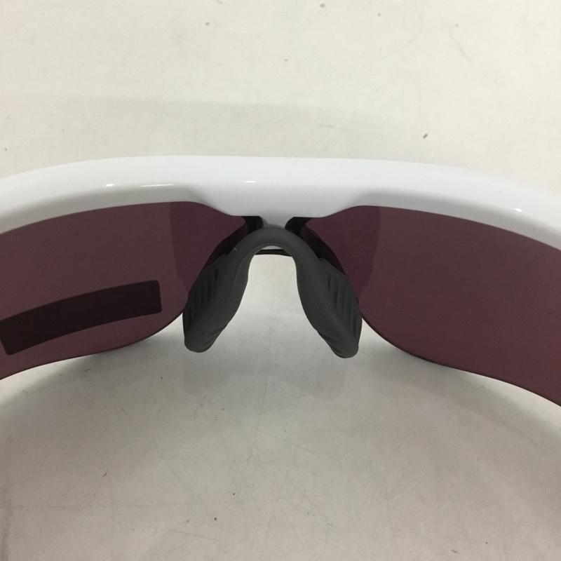 オークリー OAKLEY めがね・サングラス サングラス OO9206-26 RADARLOCK スポーツサングラス 箱有 ロゴ、文字 白 / ホワイト / X 灰 / グレー / メンズ USED 古着 中古 10126894