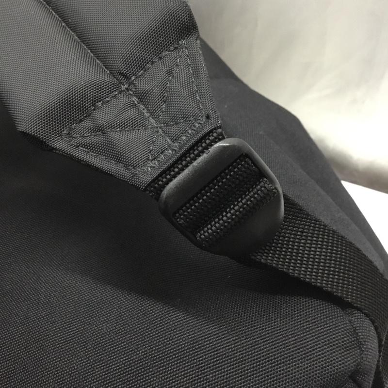 イーストパック EASTPAK リュックサック、デイパック リュックサック、デイバッグ MM6 ロゴ、文字 黒 / ブラック / メンズ USED 古着 中古 10117655