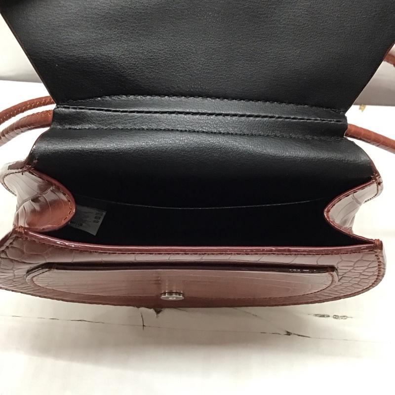チャールズアンドキース charles&keith ショルダーバッグ ショルダーバッグ 80270295 セミサークル クロックエフェクトクロスボディーバッグ ロゴ、文字 茶 / ブラウン / レディース USED 古着 中古 10120213