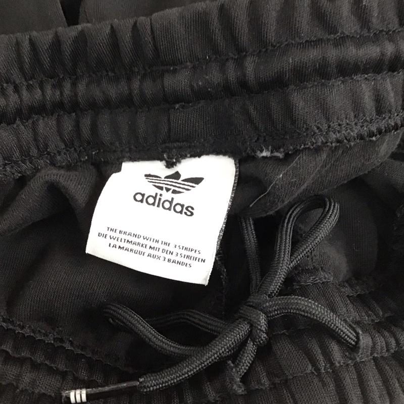 アディダス adidas パンツ ワークパンツ、ペインターパンツ ワークパンツ ワイドパンツ カジュアルパンツ スポーツウェア ロゴ、文字 黒 / ブラック / メンズ USED 古着 中古 10135956