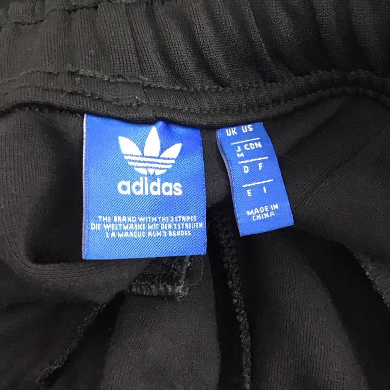 アディダスオリジナルス adidas originals パンツ ショートパンツ bk3632 スーパースターリラックスクロップド ジャージ M ロゴ、文字 黒 / ブラック / メンズ USED 古着 中古 10133302