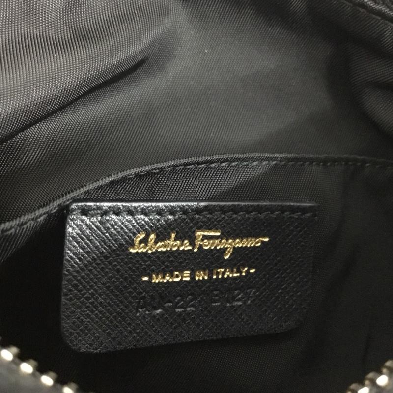サルヴァトーレフェラガモ Salvatore Ferragamo ハンドバッグ ハンドバッグ AU-22 B127 ヴァラリボン ミニバッグ ワンポイント 黒 / ブラック / レディース USED 古着 中古 10128847