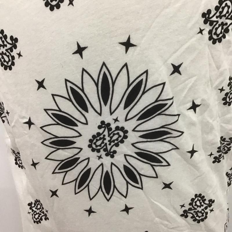 シュプリーム Supreme Tシャツ 半袖 22FW シュプリームxへインズバンダナ柄Tシャツ 半袖カットソー クルーネックカットソー M バンダナ柄 白 / ホワイト / X 黒 / ブラック / メンズ USED 古着 中古 10106609