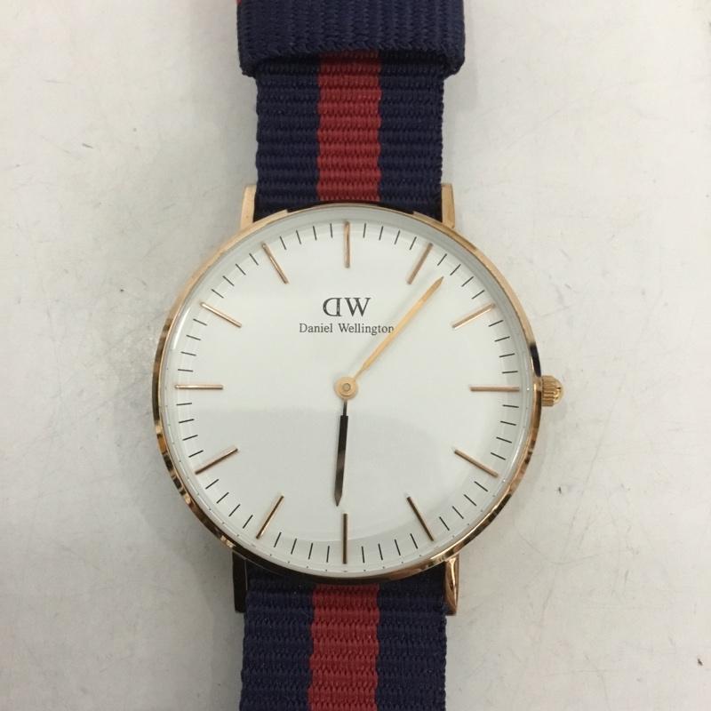 ダニエルウェリントン Daniel Wellington 腕時計 アナログ(クォーツ式) 0501DW ロゴ、文字 赤 / レッド / X 紺 / ネイビー / レディース USED 古着 中古 10134901