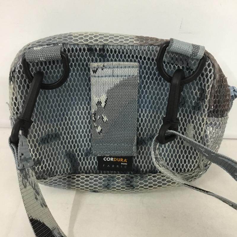 シュプリーム Supreme ショルダーバッグ ショルダーバッグ 20SS Camo Small Shoulder Bag 迷彩 カモ柄 ロゴ、文字 水色 / ライトブルー / X 黒 / ブラック / メンズ USED 古着 中古 10129558